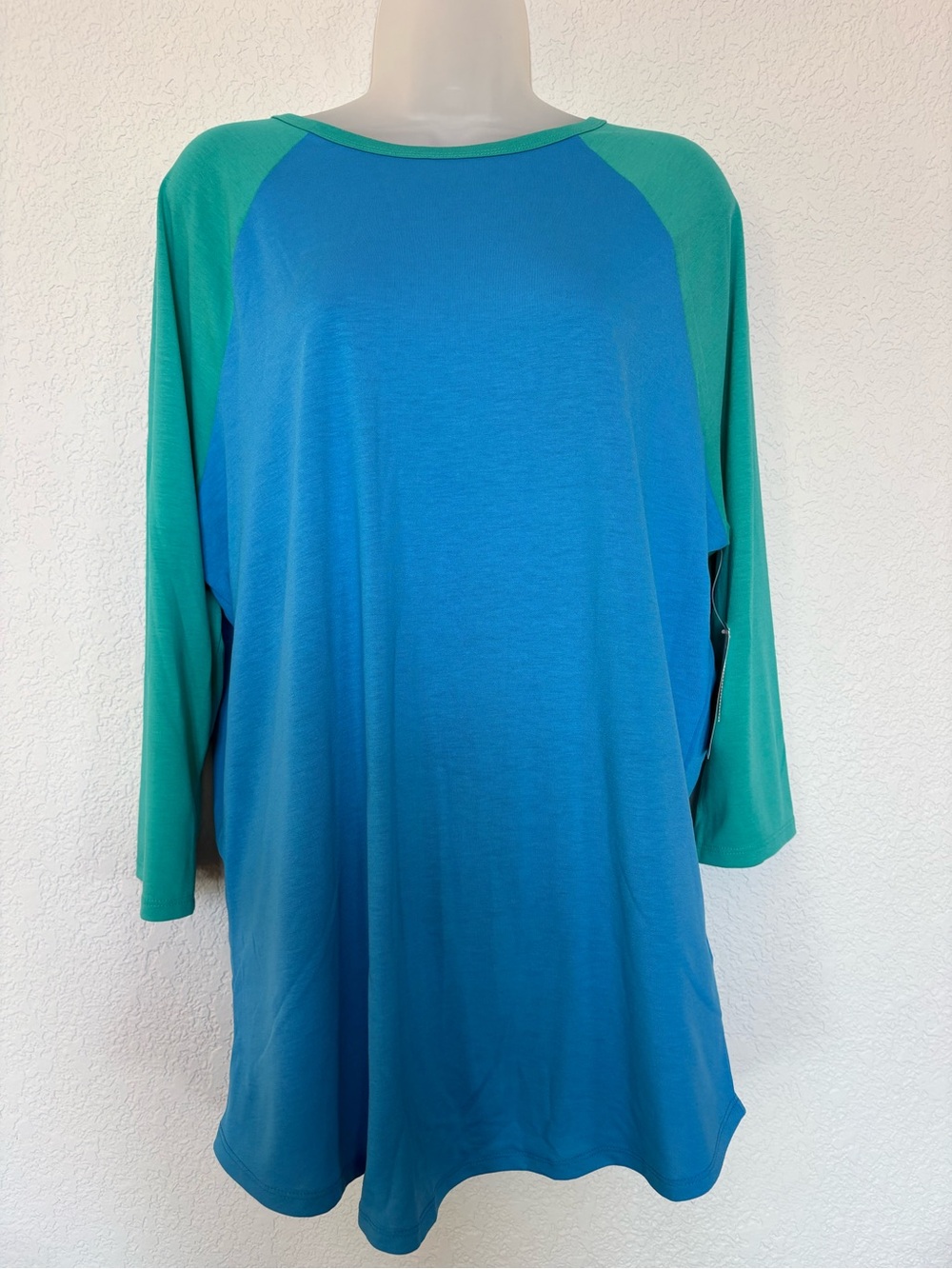 LuLaRoe Blue and Teal 3/4 Sleeve Top